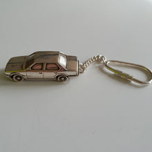 Load image into Gallery viewer, Alfa Romeo Guilietta key ring 1:87