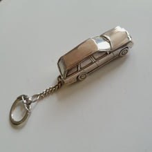 Load image into Gallery viewer, Mercedes w123 stationwagon keyring 1:87
