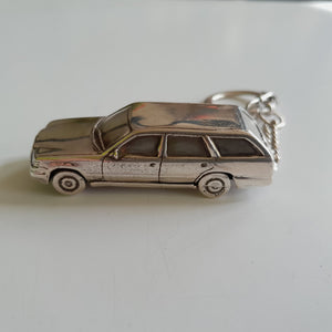 Mercedes w123 stationwagon keyring 1:87