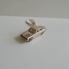 Load image into Gallery viewer, Jaguar XJ keyring 1:87