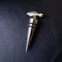 Load image into Gallery viewer, Citroën SM silver bottle stopper