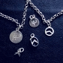 Load image into Gallery viewer, Silvers charms; gearshift pendant, steering wheel, logo ancien or chevron small