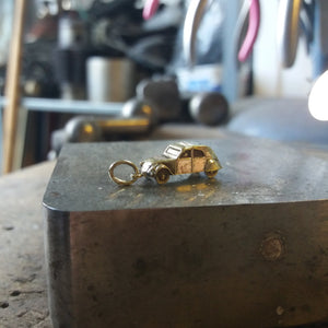 Z-scale miniature gold 2cv pendant car jewellery