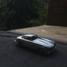 Load image into Gallery viewer, silver mercedes 300 SL 1:87