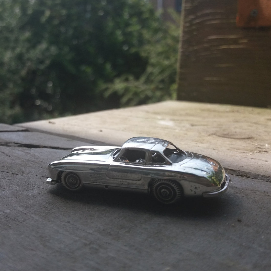 silver mercedes 300 SL 1:87