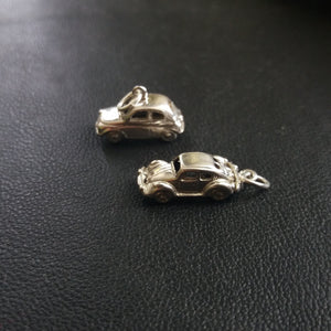 Volkswagen Beetle and Fiat500 are also possible for the car jewellery oldtimers