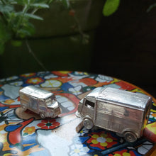 Charger l&#39;image dans la galerie, HY vans in 1:160 and 1:220 scale Sterling Silver