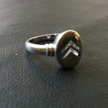 Load image into Gallery viewer, double chevron ring silver