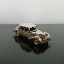Load image into Gallery viewer, Traction Avant 15 six and decapotable in sterling silver
