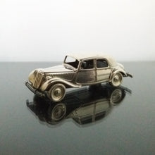 Load image into Gallery viewer, Traction Avant 15 six and decapotable in sterling silver