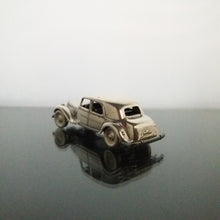 Load image into Gallery viewer, Citroën Traction Avant 15 six 1:87