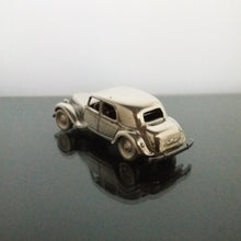 Load image into Gallery viewer, Traction Avant 15 six and decapotable in sterling silver