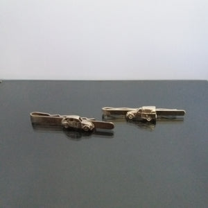 Tie clip or pin with car