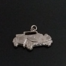 Load image into Gallery viewer, Citroën Traction 2D pendant