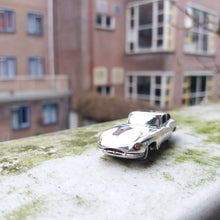 Load image into Gallery viewer, Jaguar e-type 1:87