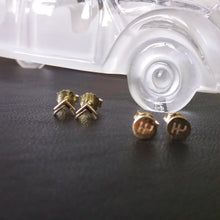 Load image into Gallery viewer, Gold chevron earstuds