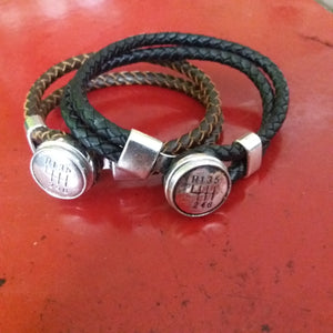 Leather bracelet with gearshift button