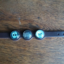 Charger l&#39;image dans la galerie, Leather bracelet with gearshift button