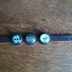 Leather bracelet with gearshift button