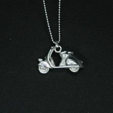 Load image into Gallery viewer, Vespa sprint pendant